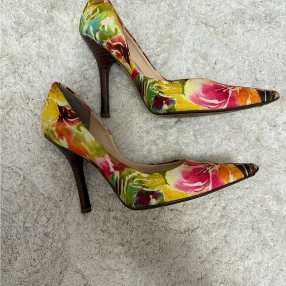 Guess Floral Stiletto Heels with Pointed Toe - Picture 4 of 5
